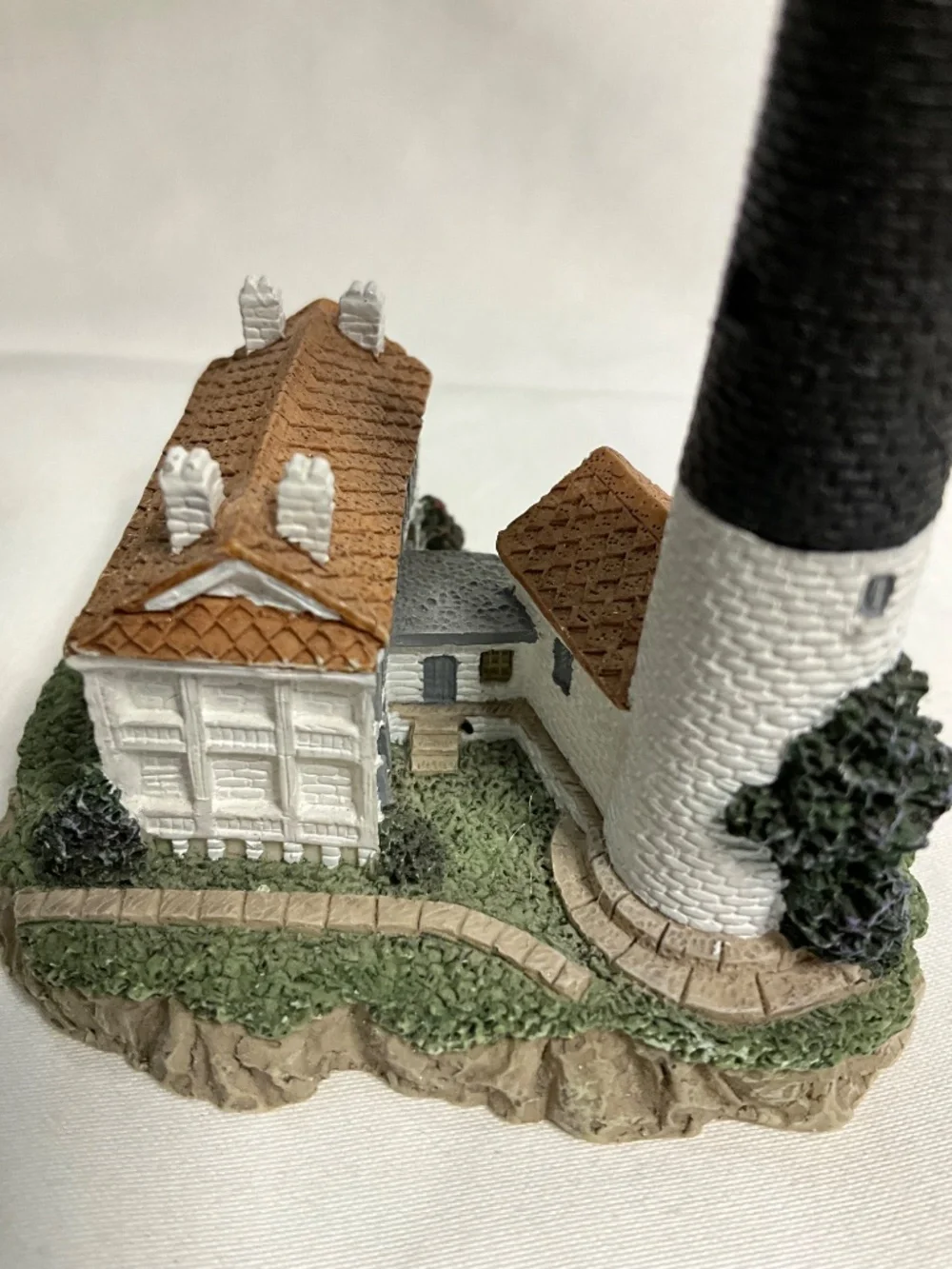Harbour Lights Miniature Pensacola Florida Lighthouse Figurine LL109 (2000)